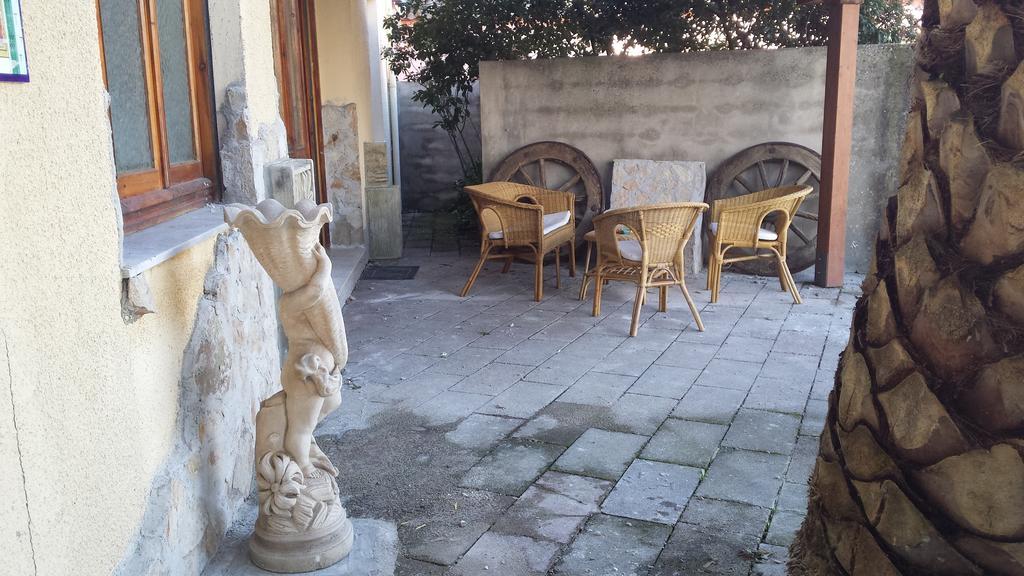 Casa Michele Lägenhet Pau Exteriör bild